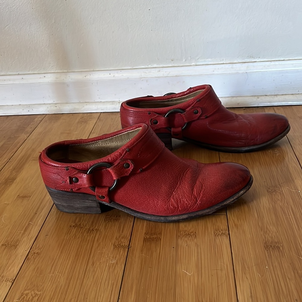 Red Leather Women's Shoes - Picture 4 of 7
